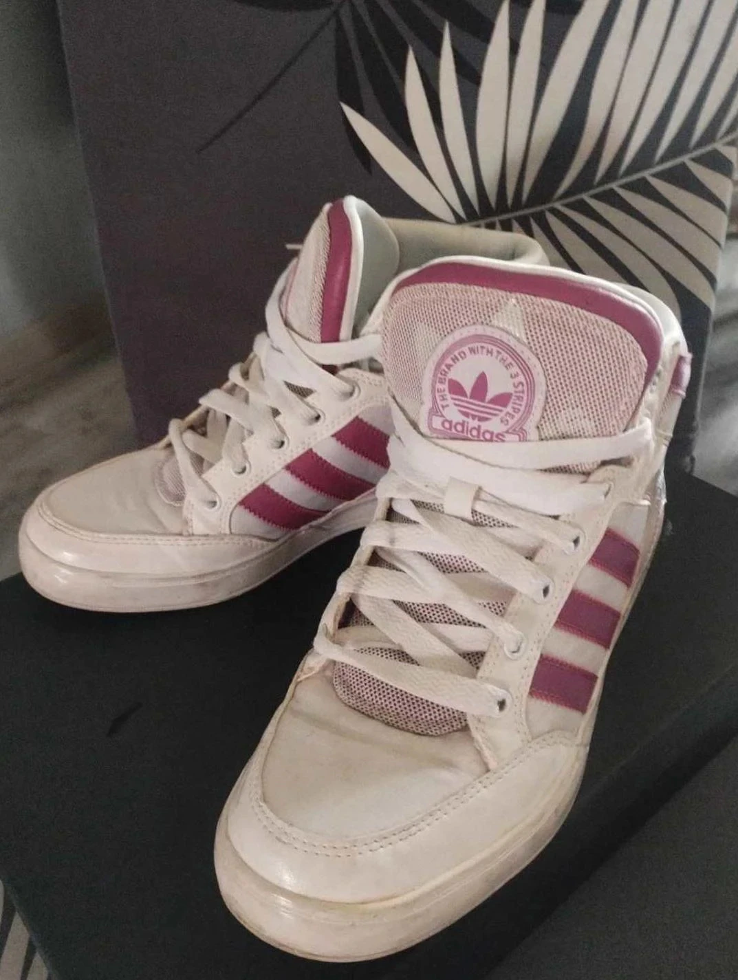 Tênis feminino de cano alto, Adidas listrado rosa, P38 2/3 – photo 3